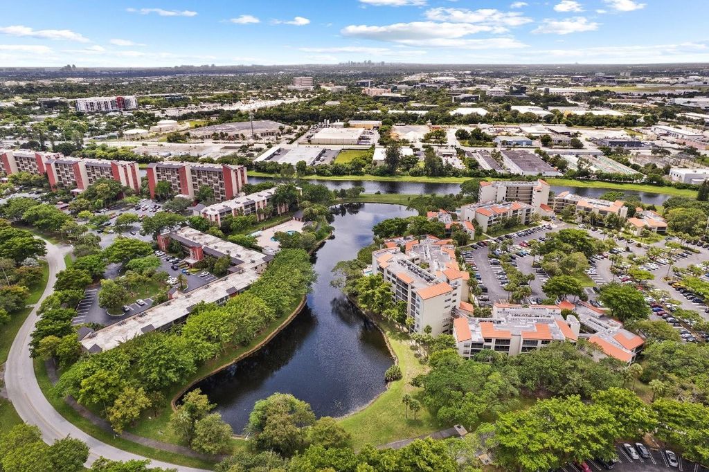 Photo of 2304 S Cypress Bend Drive #114, Pompano Beach, FL 33069 (MLS # F10417143)