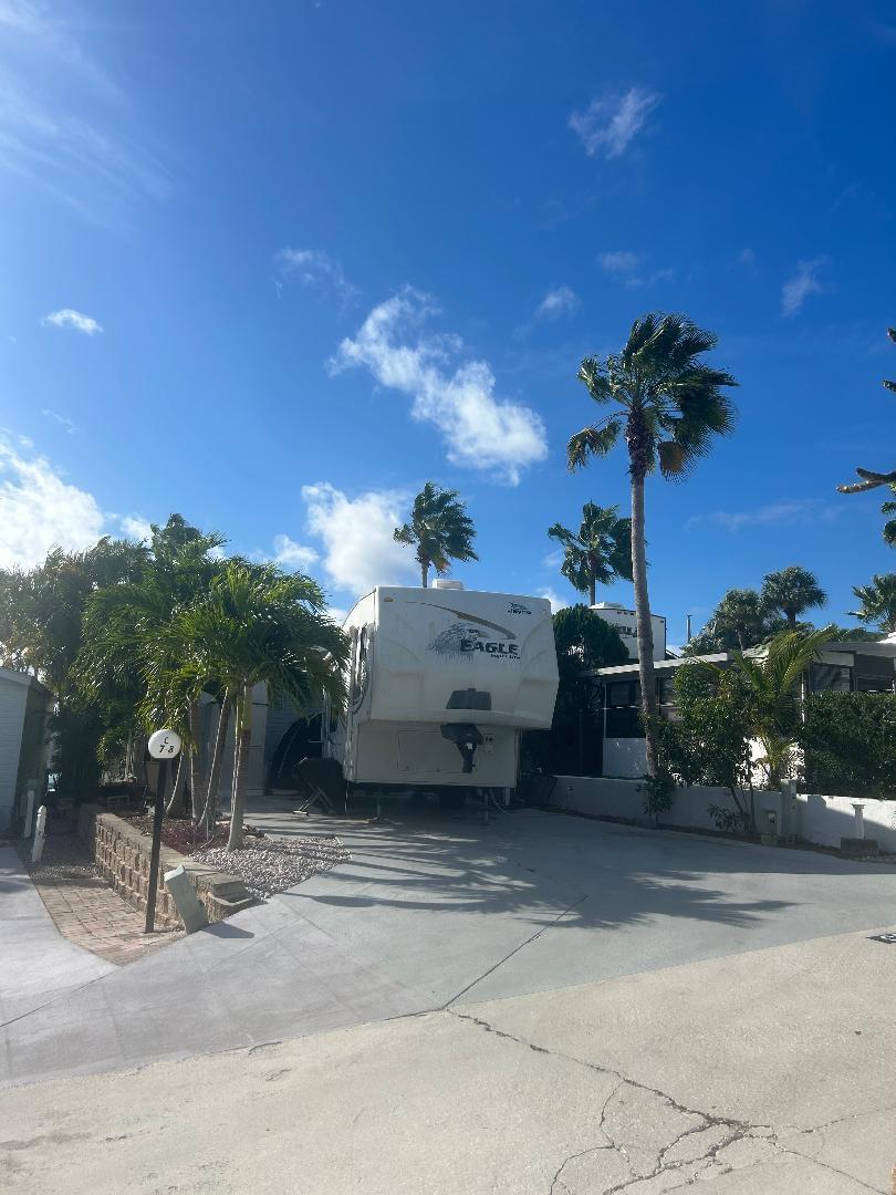 YOGI-BY-THE-SEA - Land