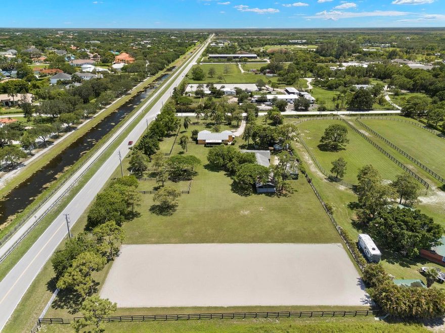 Looking for  winter retreat for your horse or horses? We've got just the place. Welcome to Rustic Ranches! 9  DRY STALLS  available for season and 1 place for a RV. The stall can be rented from 30 to 160 days ! NEW OVERSIZE SAND ARENA 100X200 can be used for jumpers or dressage riders. Jumps are available! Grass paddocks. Wash racks and grooming areas are available to keep your horse looking sharp for show season. .Great hacking! Direct access to bridle path and you would be close to this magnificent preserve and  to WEF. Your Horse will thank you!