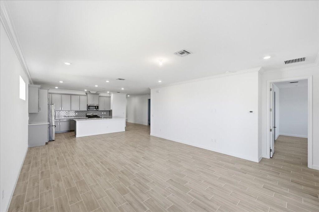 Photo of 6866 NW Kestrel Lane, Port Saint Lucie, FL 34987 (MLS # R11141411)