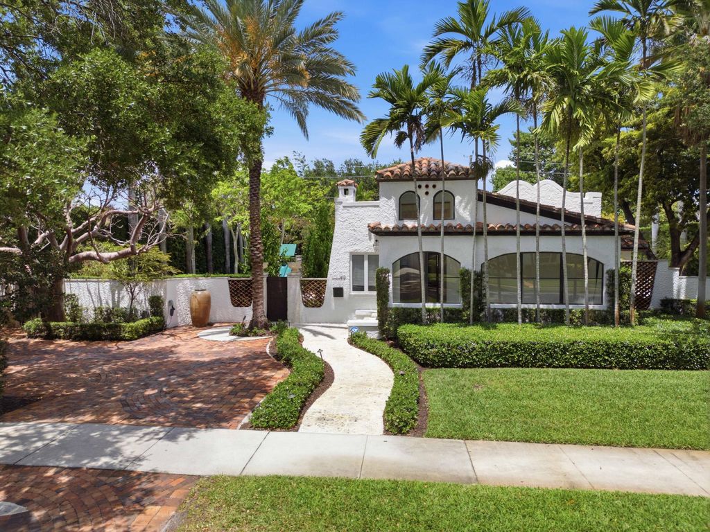 Photo of 1615 Monroe Street, Hollywood, FL 33020 (MLS # B26020793)