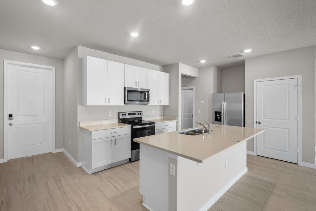 Photo of 5622 SE Edgewater Circle, Stuart, FL 34997 (MLS # B26081256)