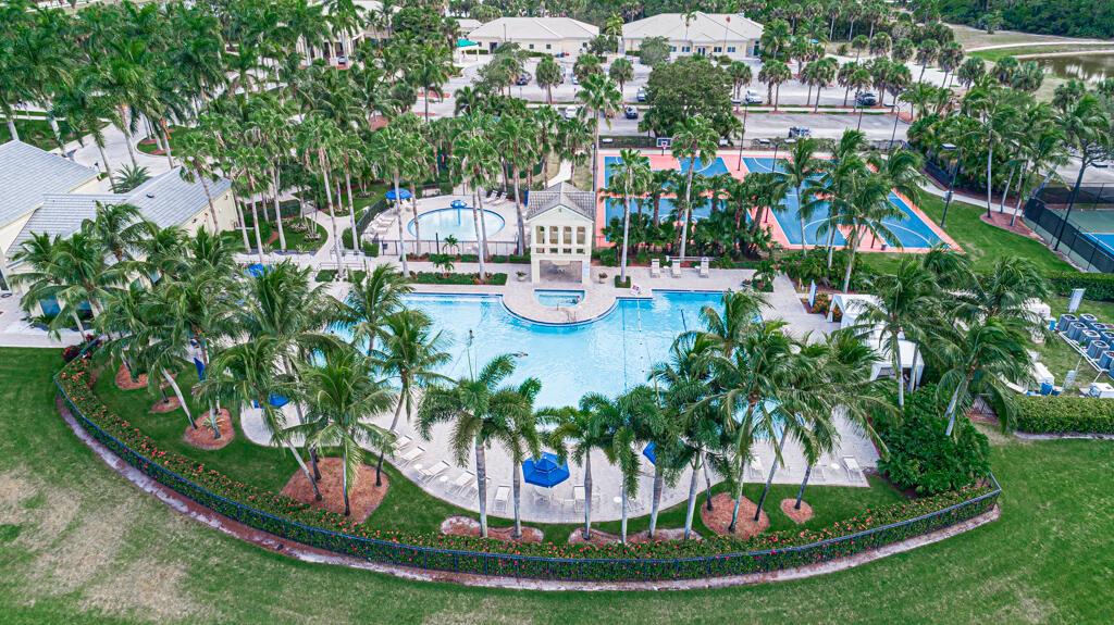 MADISON GREEN 1 - Residential