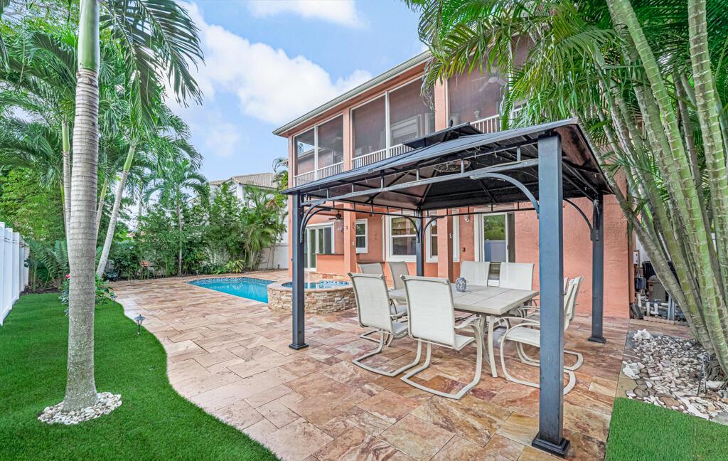 MADISON GREEN 1 - Residential