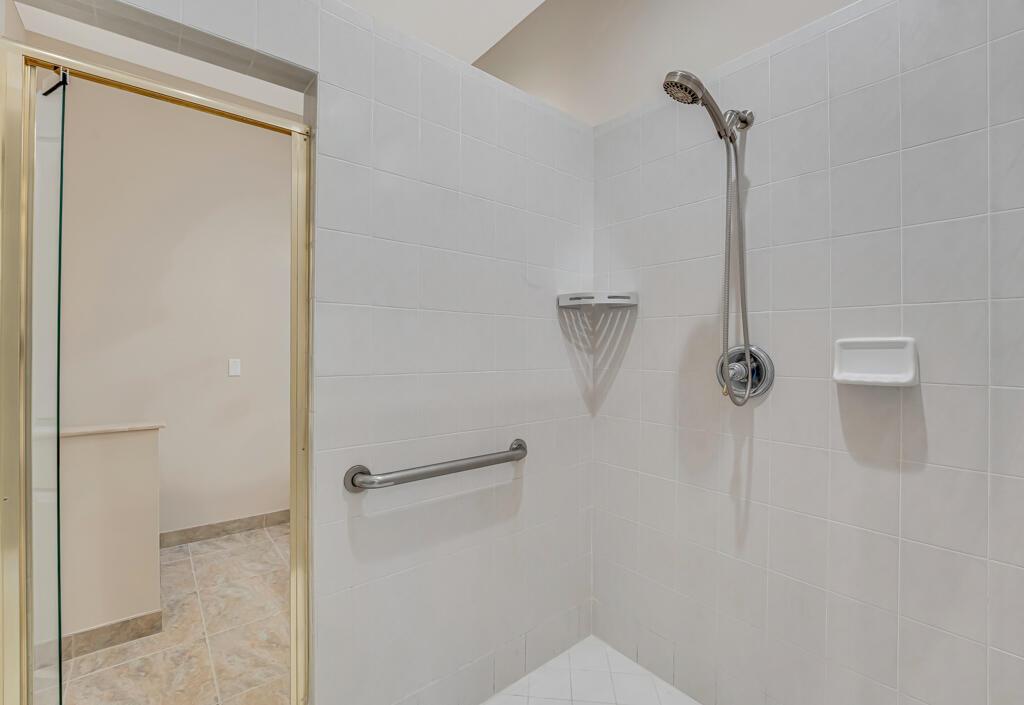 MADISON GREEN 1 - Residential