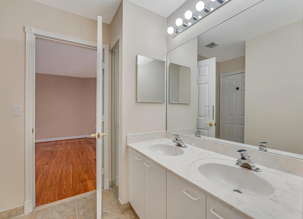 MADISON GREEN 1 - Residential