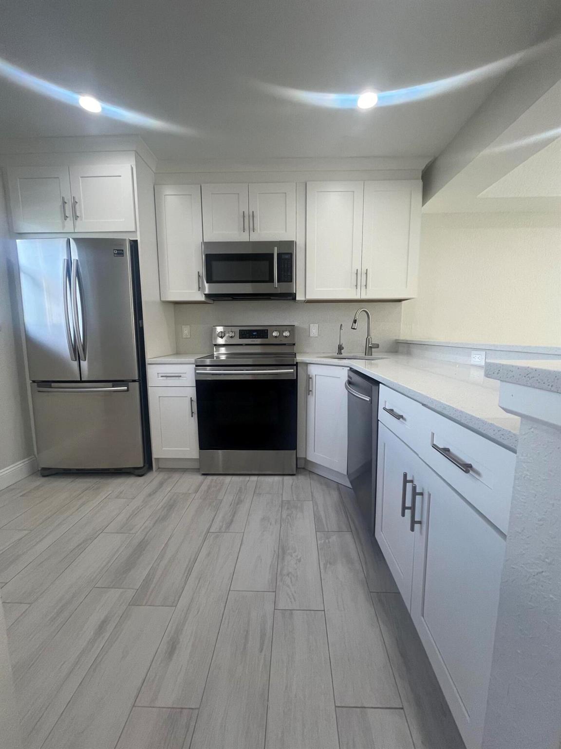 BOCA RATON SQUARE GATEWAY - Residential Lease