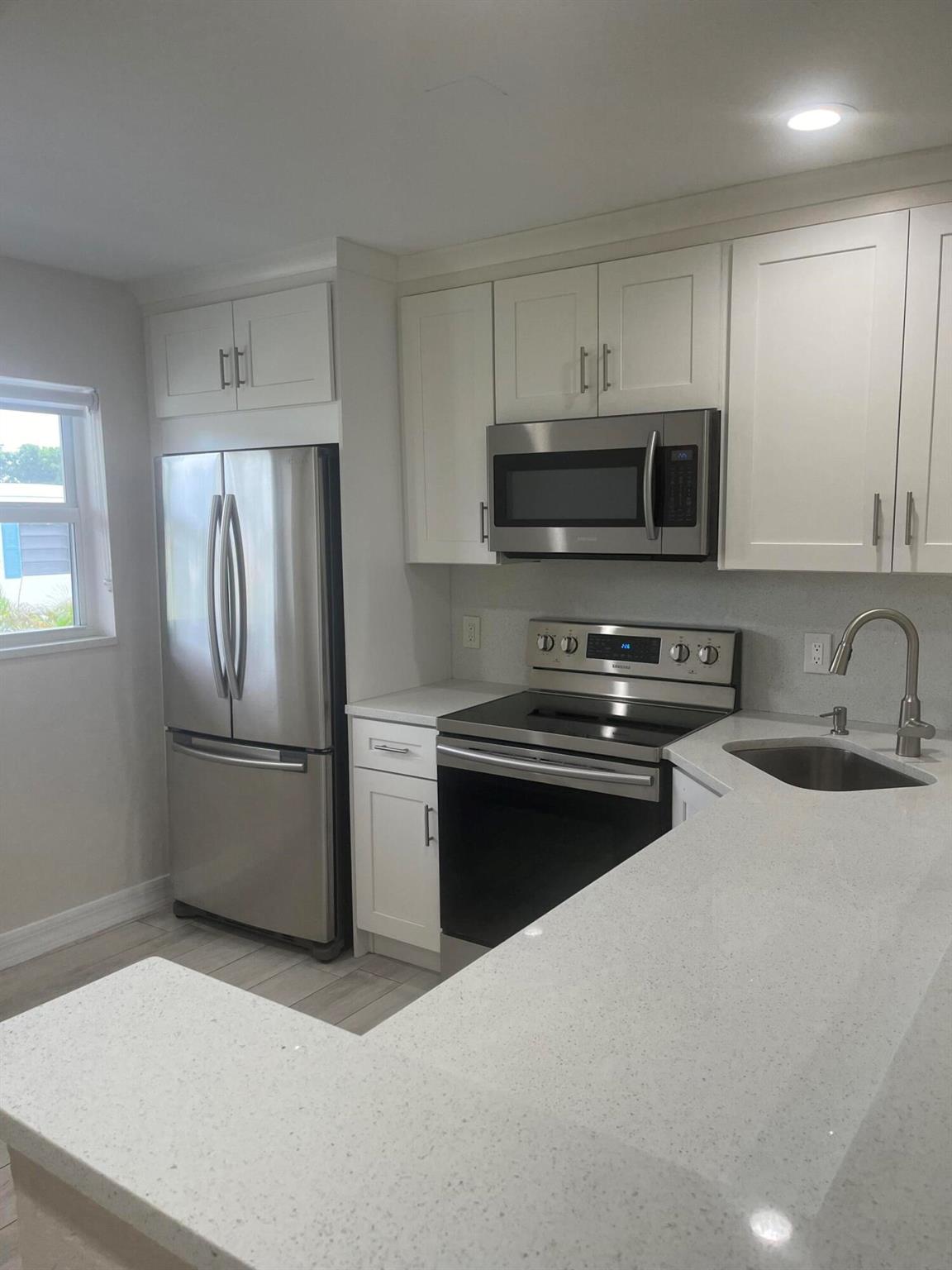 BOCA RATON SQUARE GATEWAY - Residential Lease