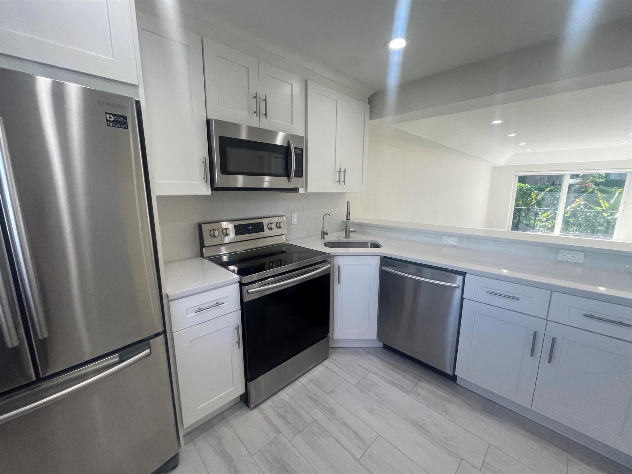 BOCA RATON SQUARE GATEWAY - Residential Lease