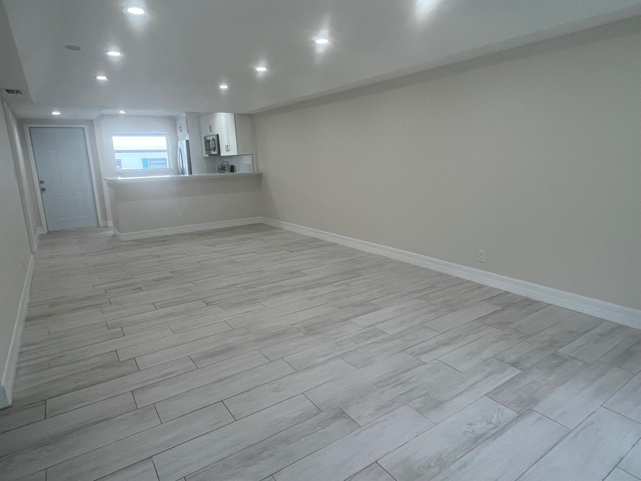 BOCA RATON SQUARE GATEWAY - Residential Lease