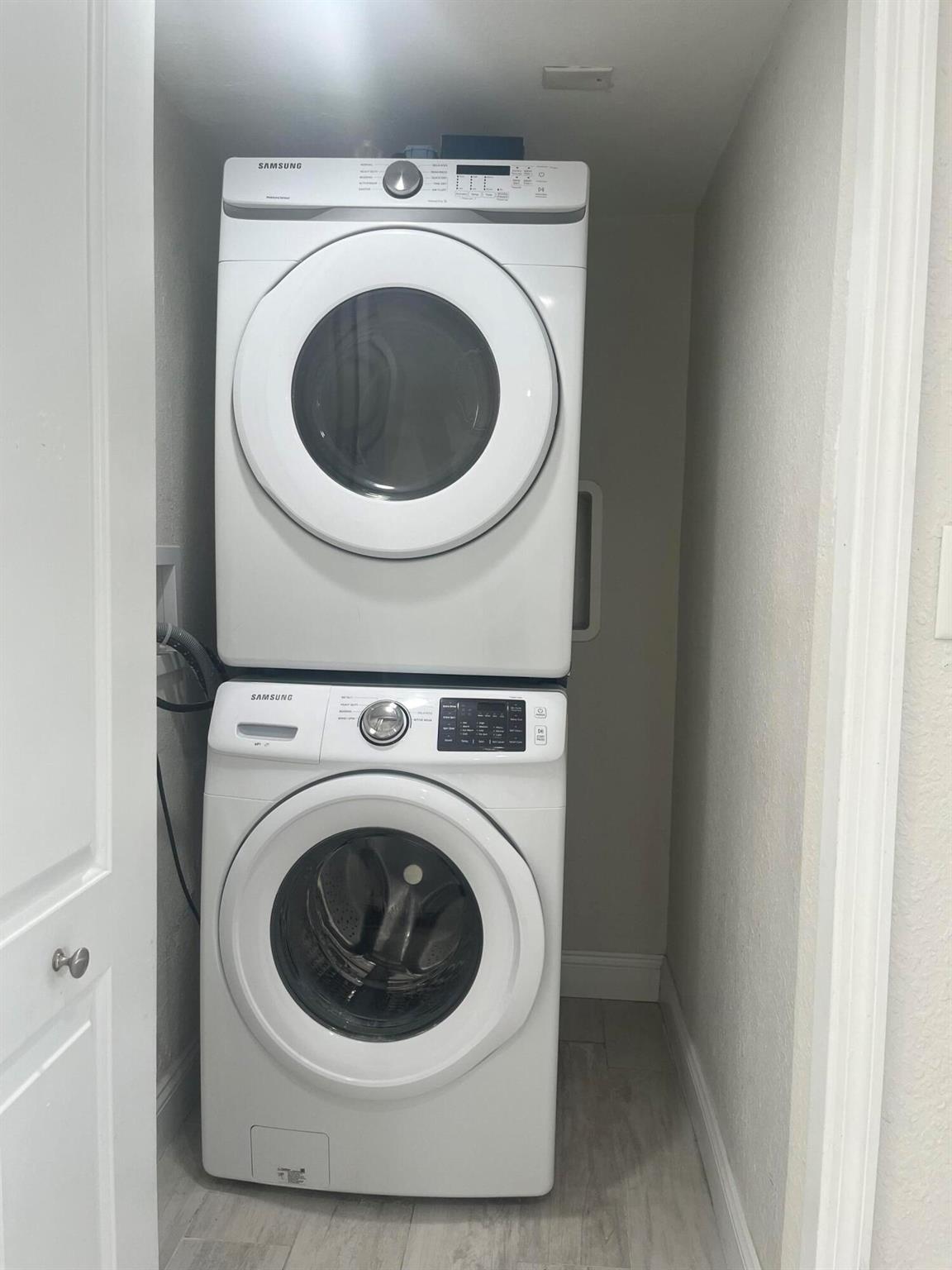 BOCA RATON SQUARE GATEWAY - Residential Lease