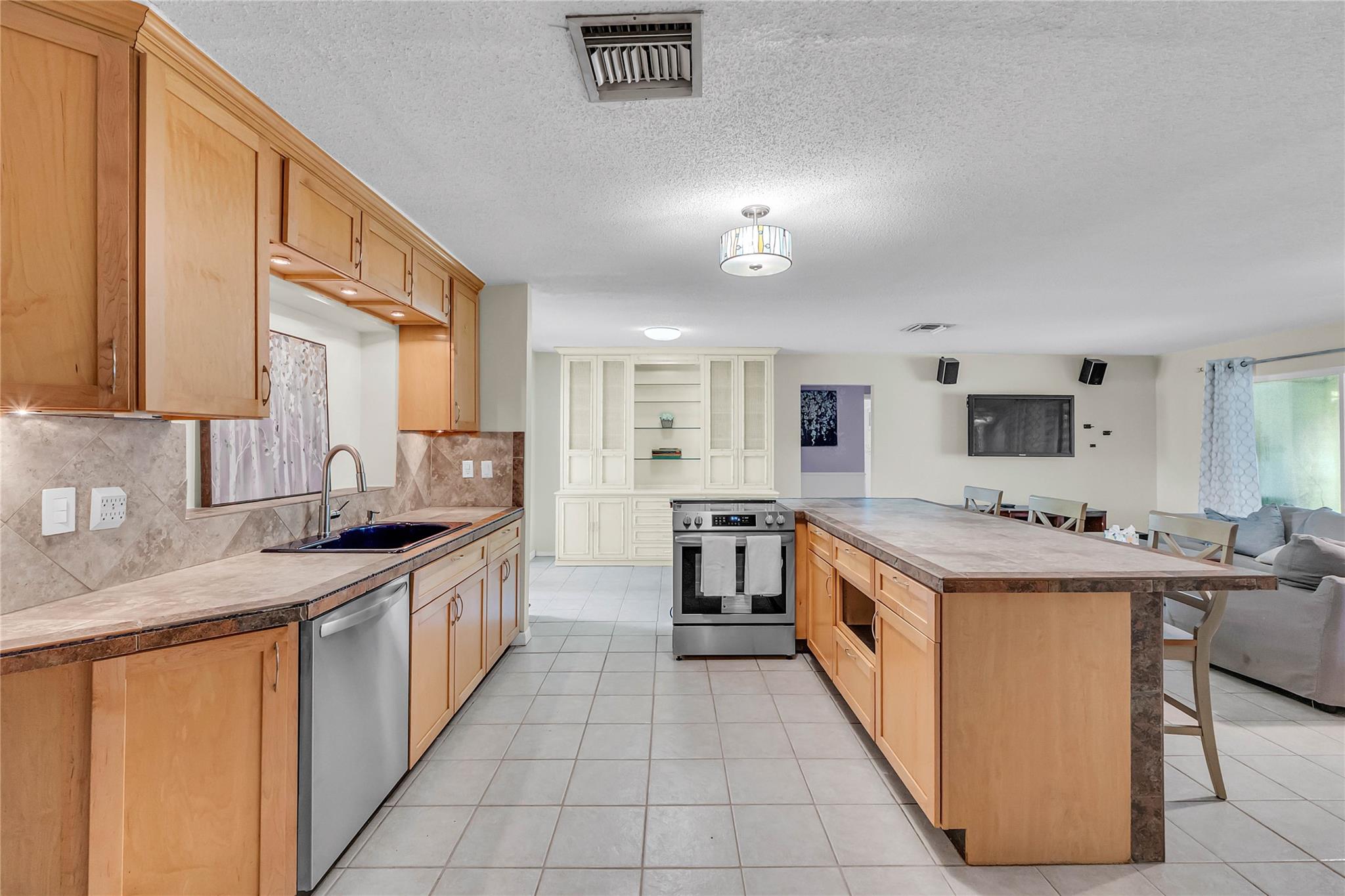 MAINLANDS OF TAMARAC LAKE - Residential