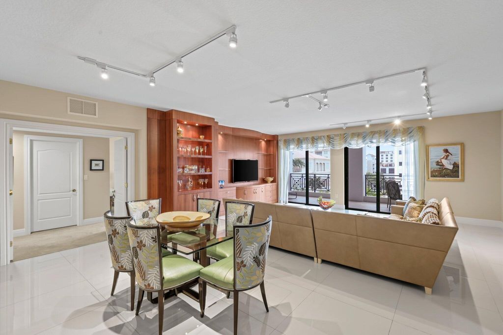 Photo of 200 E Palmetto Park Road #607, Boca Raton, FL 33432 (MLS # B26004235)