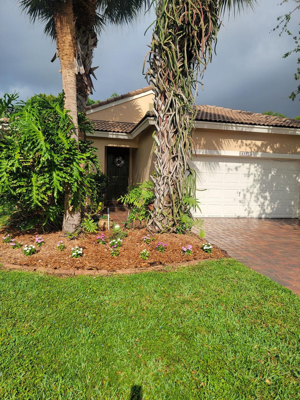 Photo of 6585 Lurais Drive, Lake Worth, FL 33463 (MLS # R11137588)