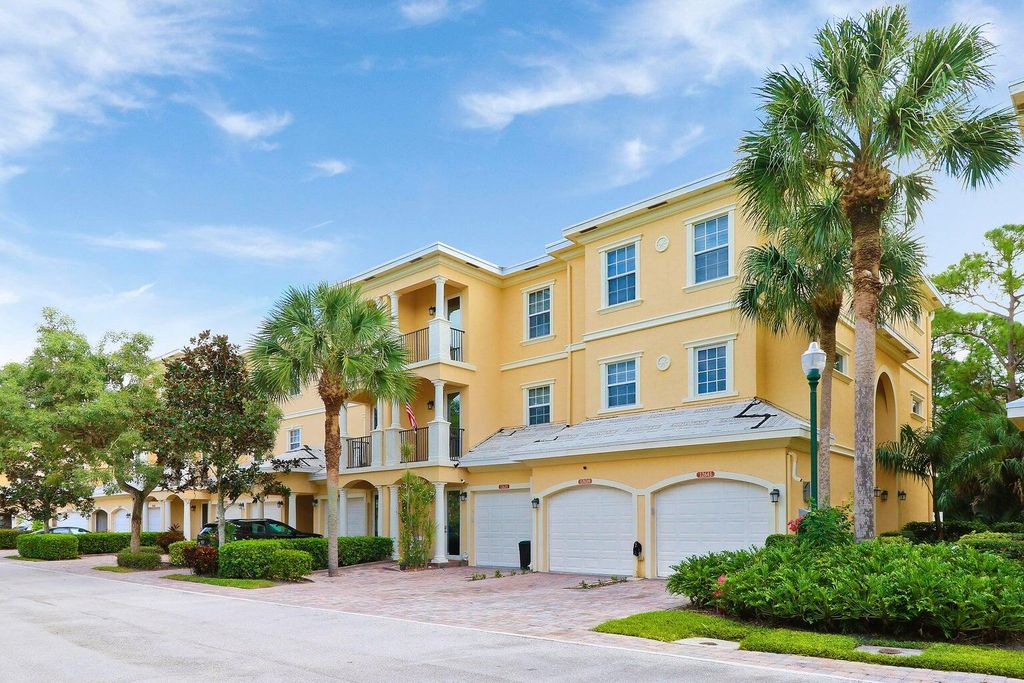 Photo of 12643 SE Old Cypress Drive, Hobe Sound, FL 33455 (MLS # R11006881)