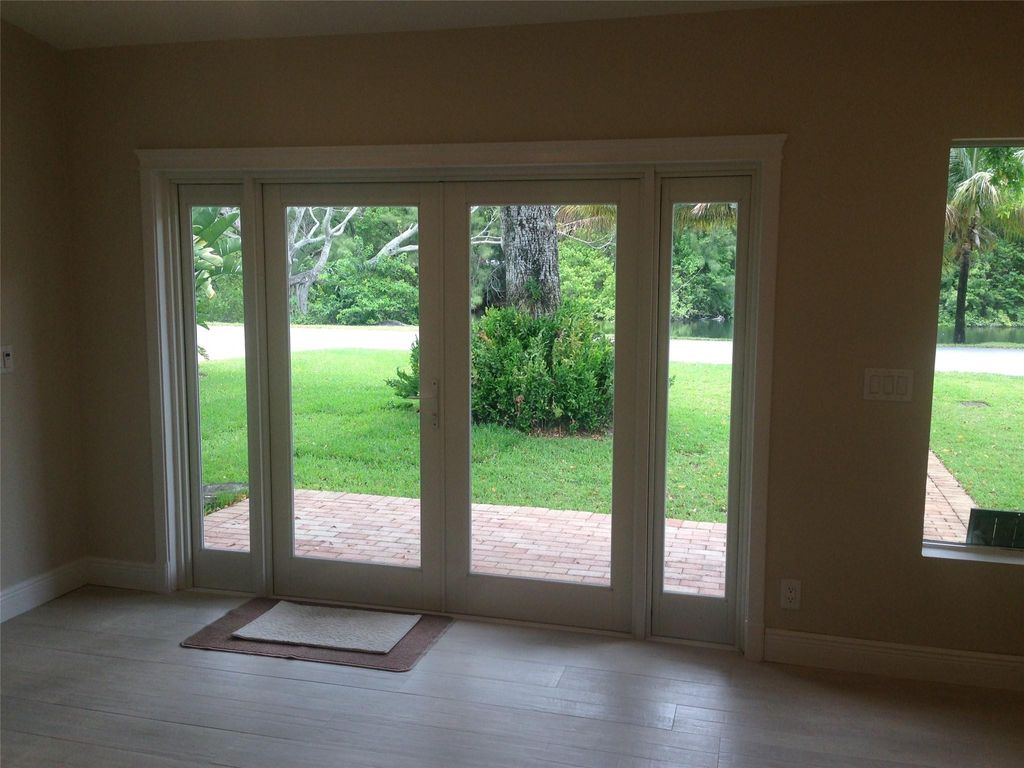 Photo of 1318 SE 12th Way, Fort Lauderdale, FL 33316 (MLS # F10548994)