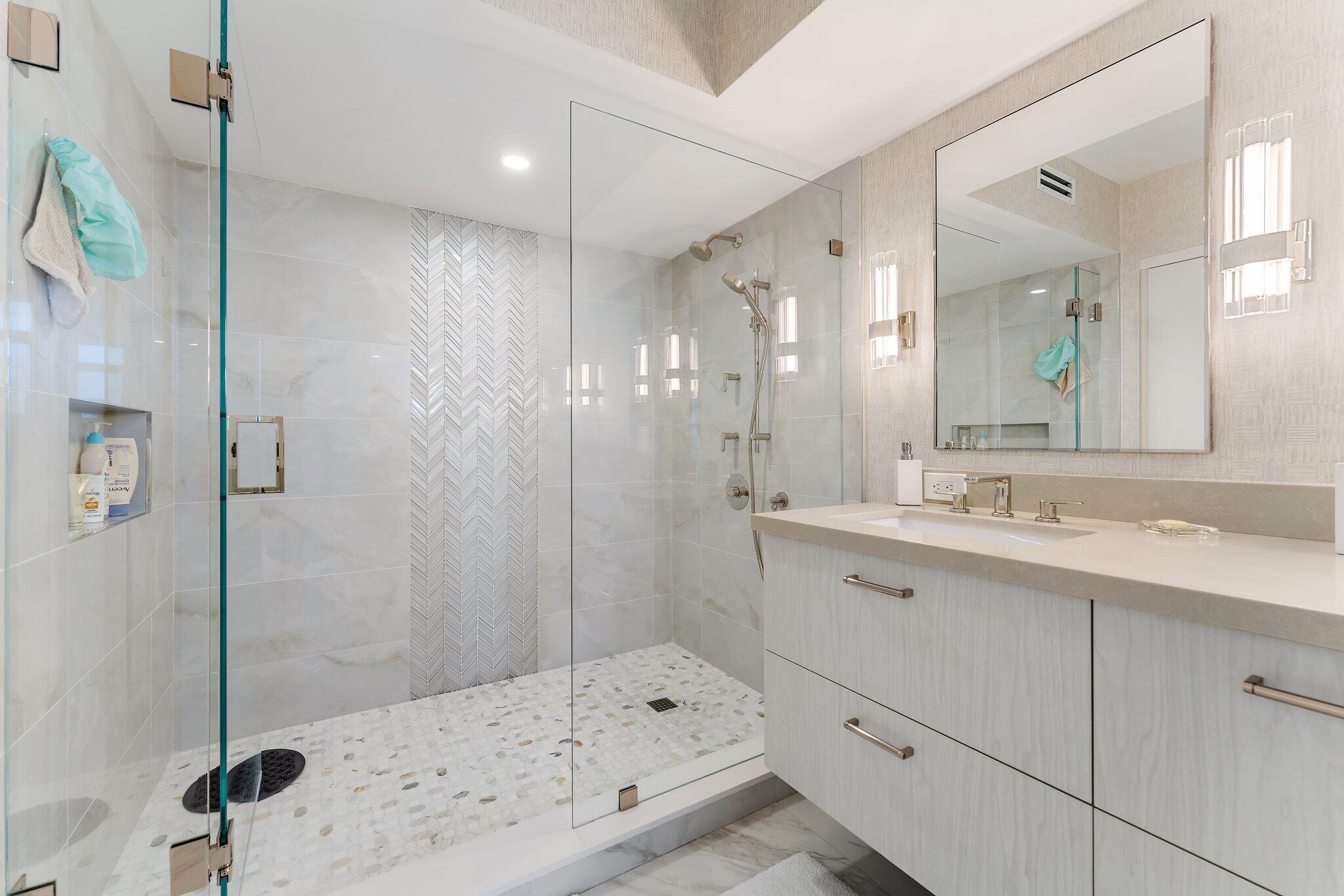 EASTPOINTE CONDO - Residential