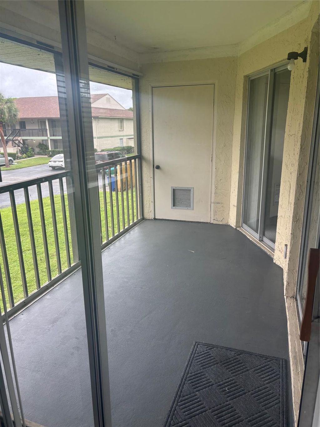 Photo of 6508 Chasewood Dr #H, Jupiter, FL 33458 (MLS # F10531503)
