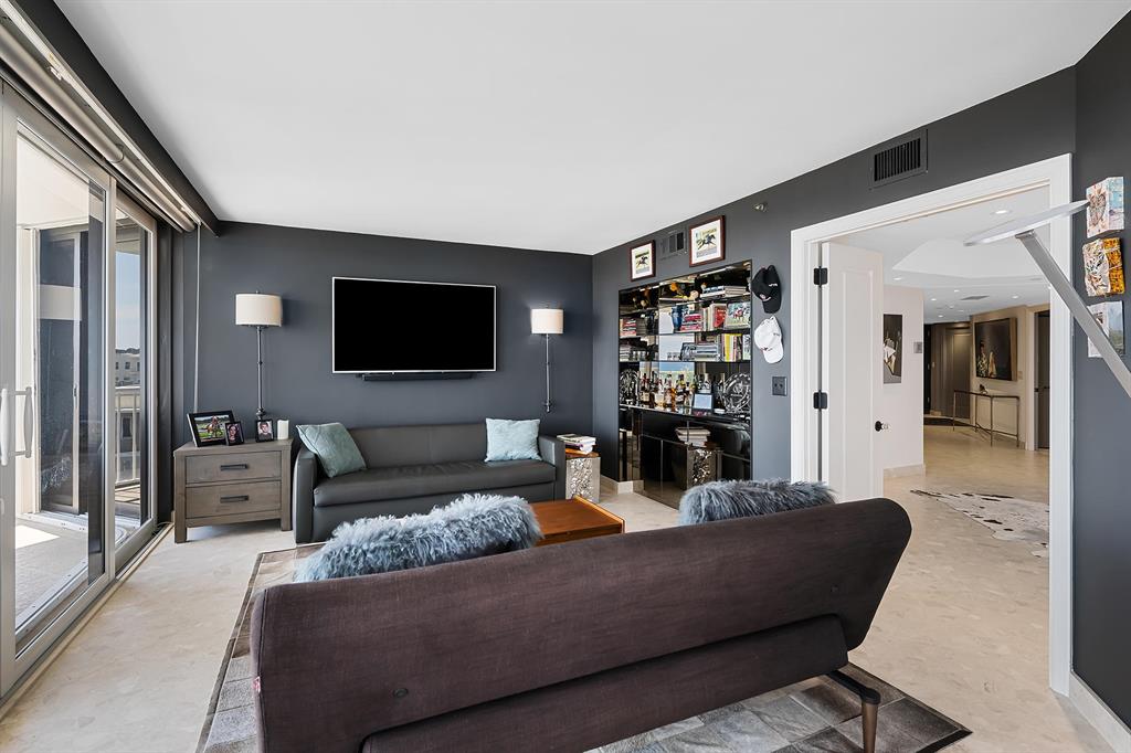 ENCLAVE OF PALM BEACH CON - Residential