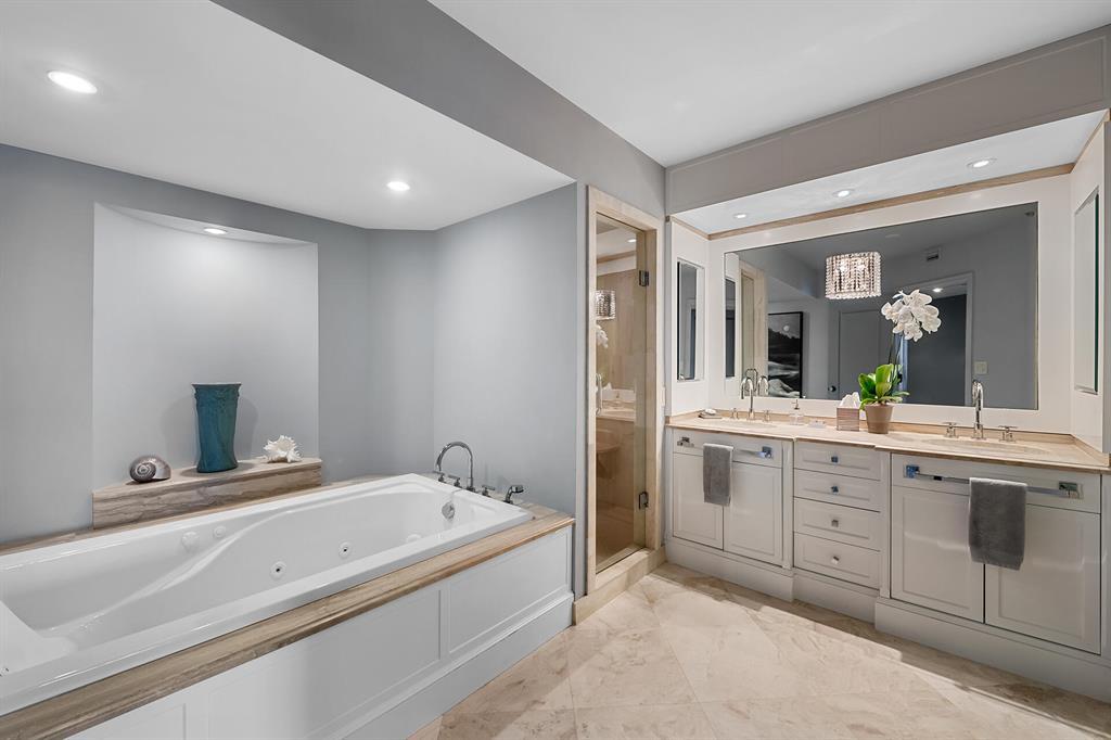 ENCLAVE OF PALM BEACH CON - Residential