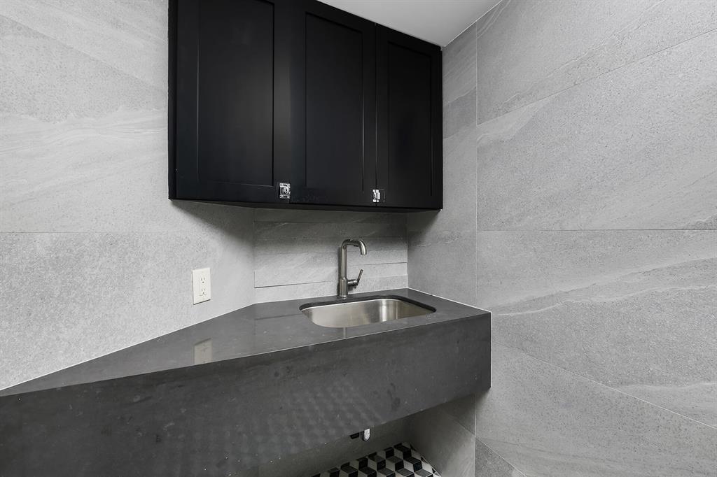 ENCLAVE OF PALM BEACH CON - Residential