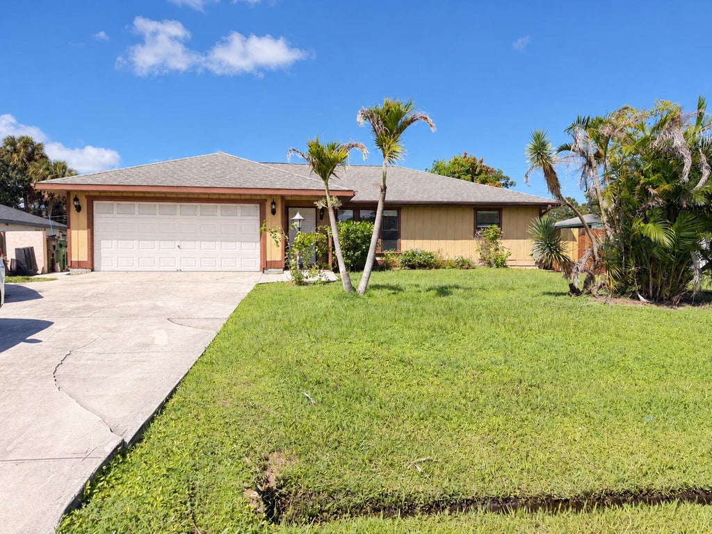 Photo of 2225 SE MELALEUCA Boulevard, Port Saint Lucie, FL 34952 (MLS # B26080810)