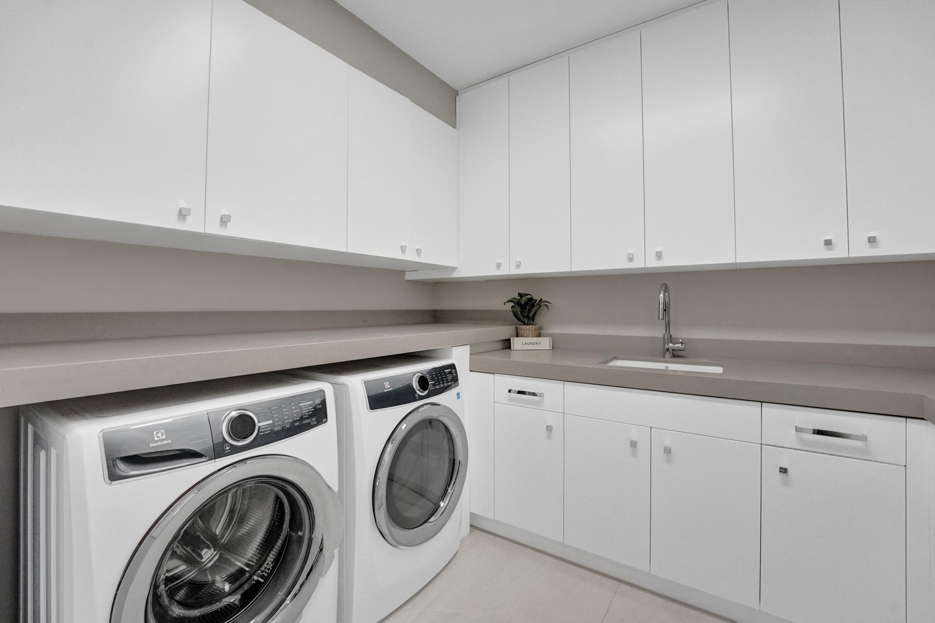 SEAGATE VILLAS - Residential