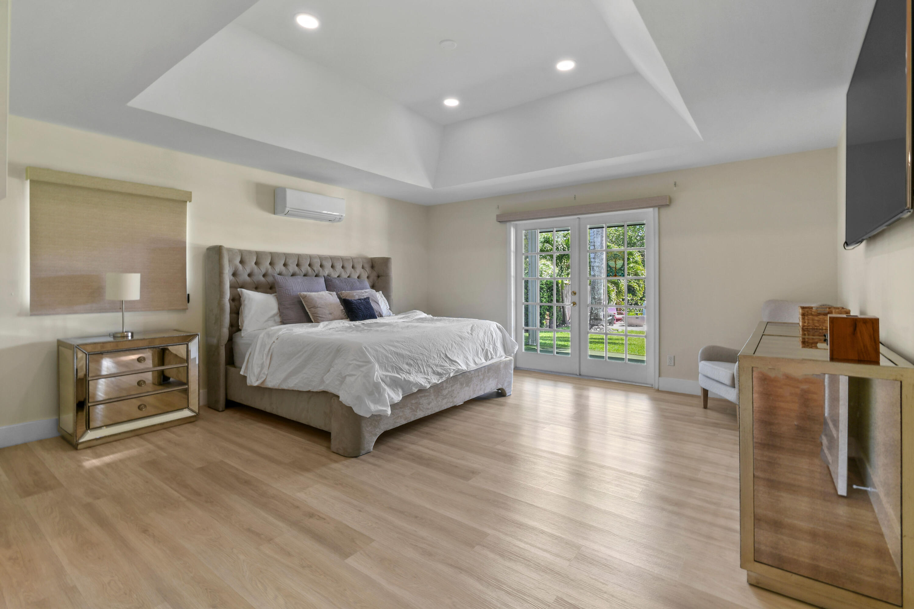 RIVERSIDE - Residential