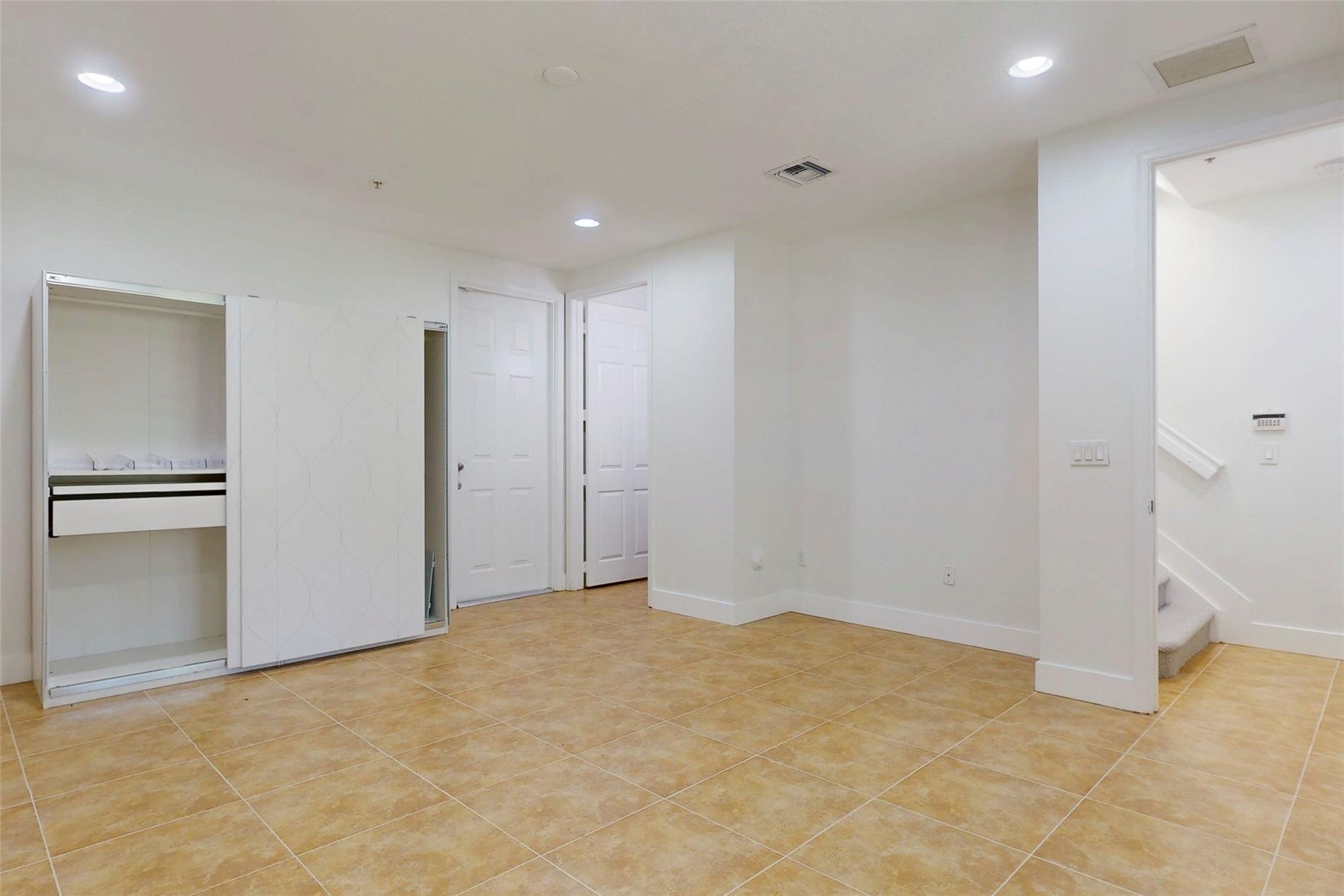 FOXFORD TRAILS - Residential Lease