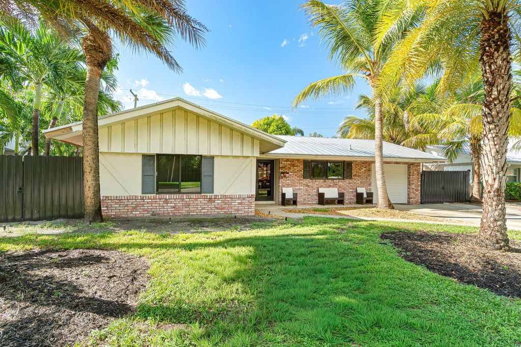 Photo of 734 Fairhaven Drive, North Palm Beach, FL 33408 (MLS # R11124679)