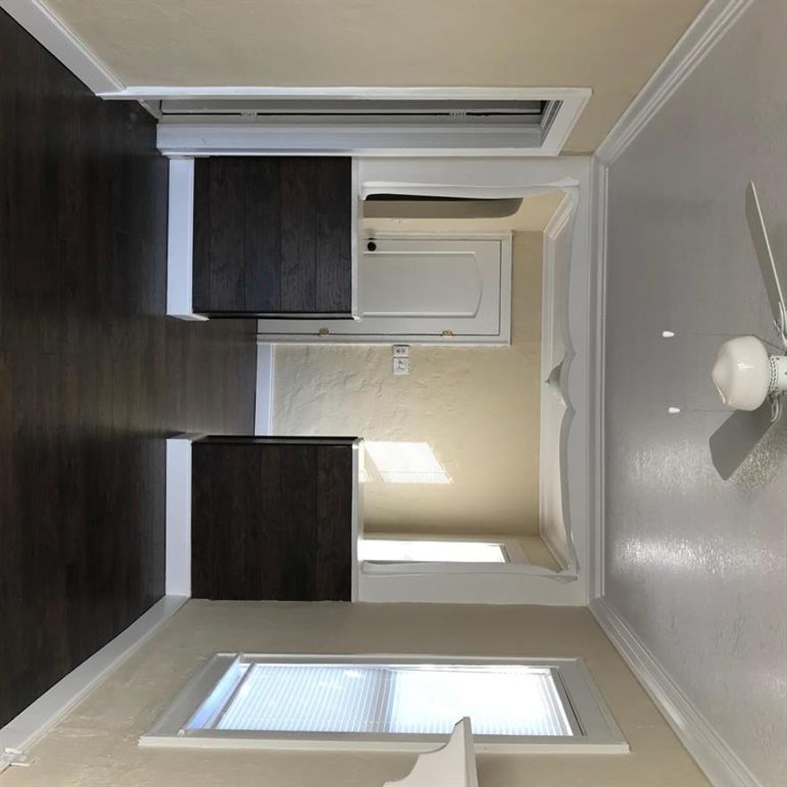 COMPLETELY REMODELED HOUSE WITH LARGE LOT NEAR DOWNTOWN LAKE WORTH. FRESHLY PAINTED. LAMINATE FLOORING. NEW BATHROOM. KITCHEN WITH GRANITE COUNTER TOP. HUGE STORAGE ROOM.