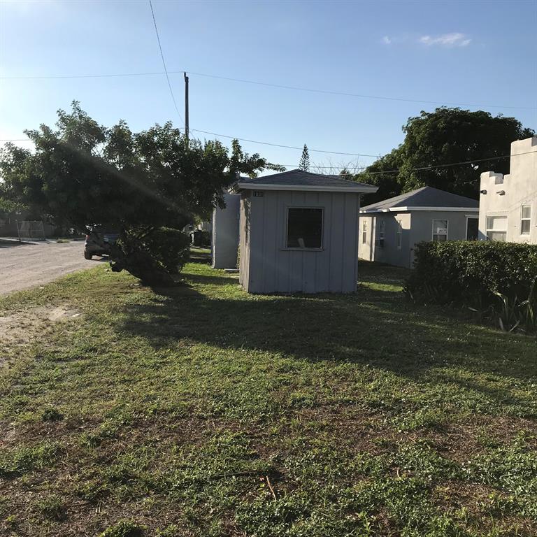 LAKE WORTH TOWN OF - Residential