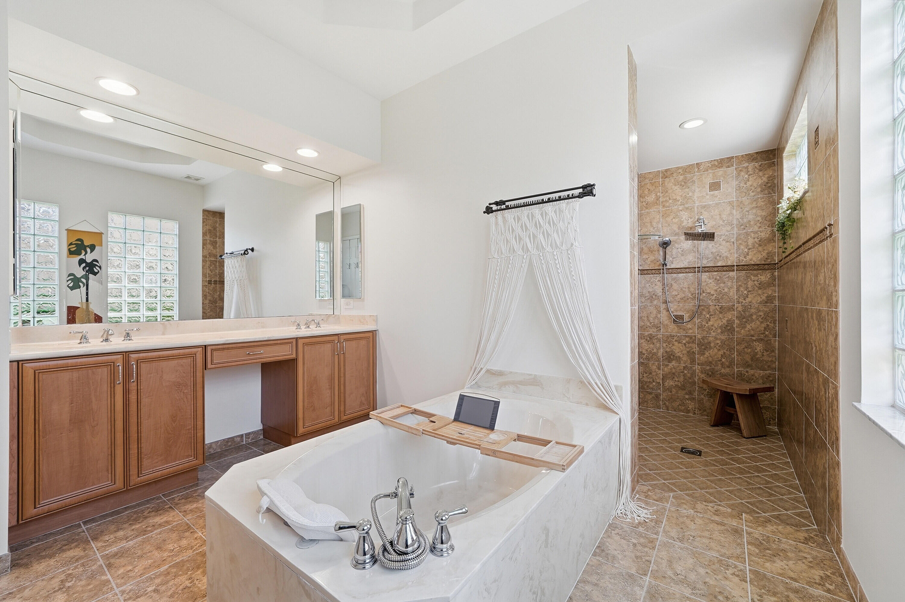 GRAND HAVEN AT LINTON BLVD - Residential