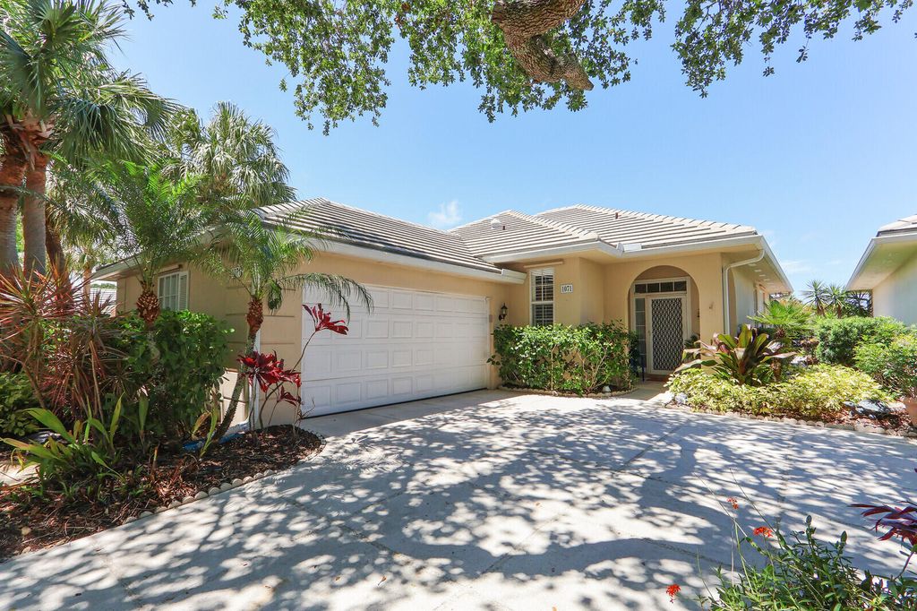 Photo of 1071 Bedford Avenue, Palm Beach Gardens, FL 33403 (MLS # B26021077)