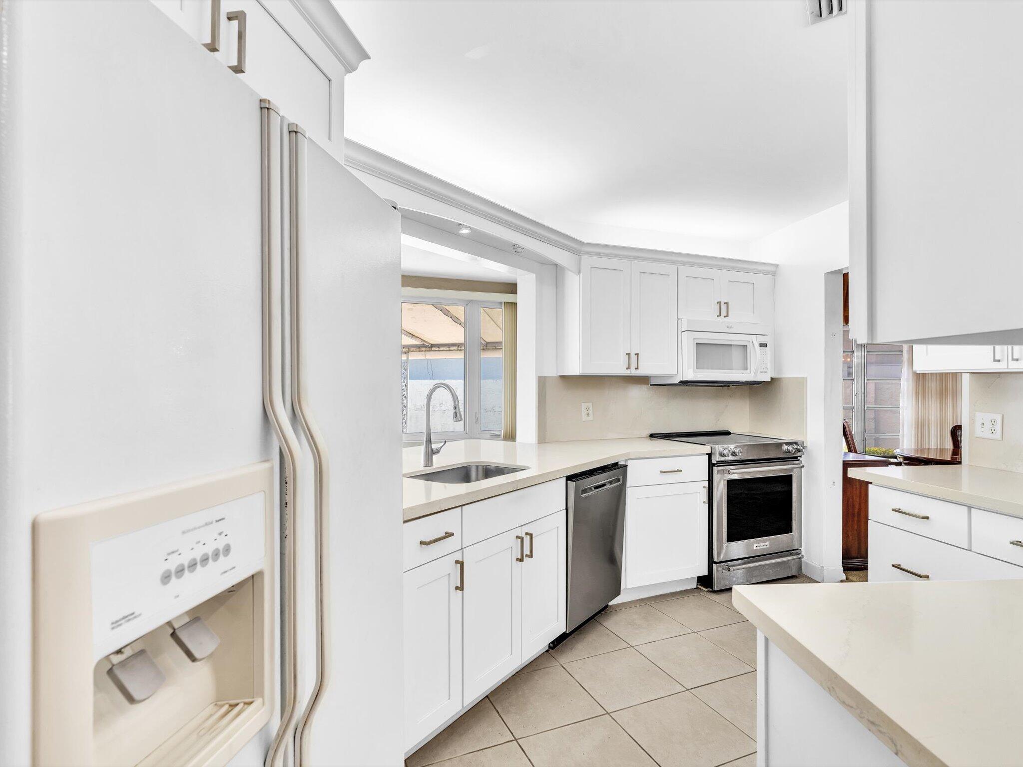 CORAL RIDGE COUNTRY CLUB - Residential