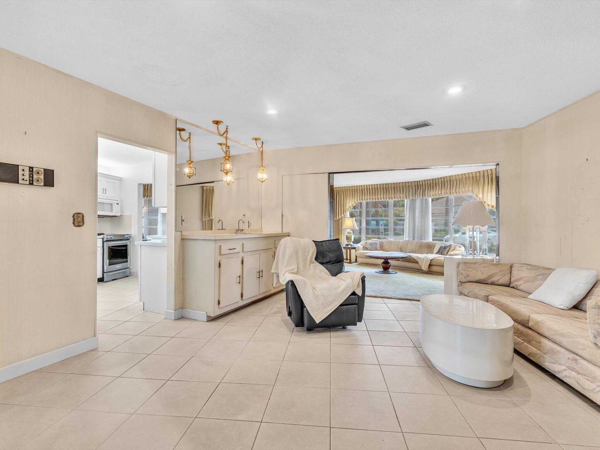 CORAL RIDGE COUNTRY CLUB - Residential