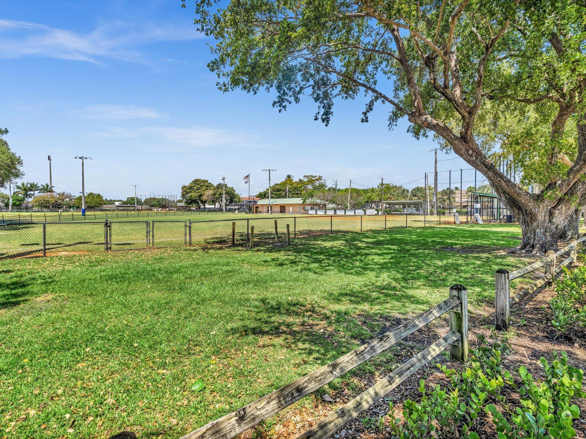 CORAL RIDGE COUNTRY CLUB - Residential