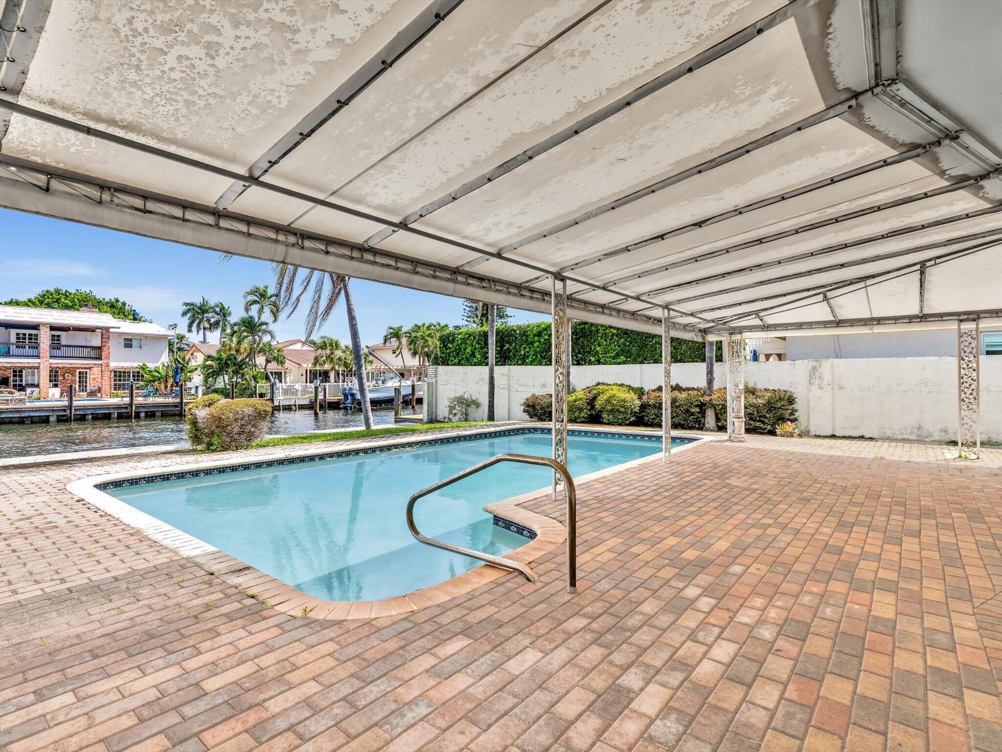 CORAL RIDGE COUNTRY CLUB - Residential