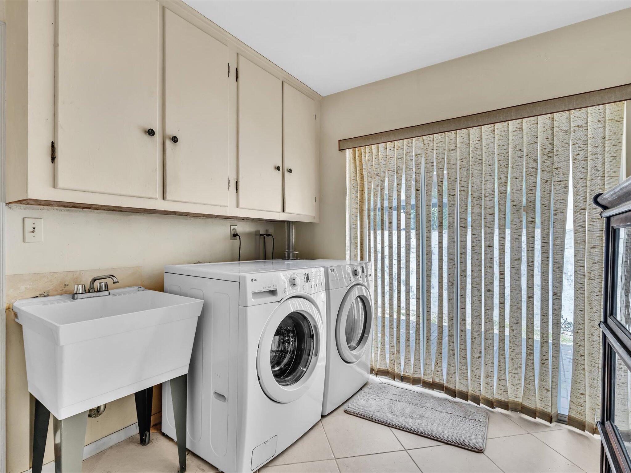 CORAL RIDGE COUNTRY CLUB - Residential