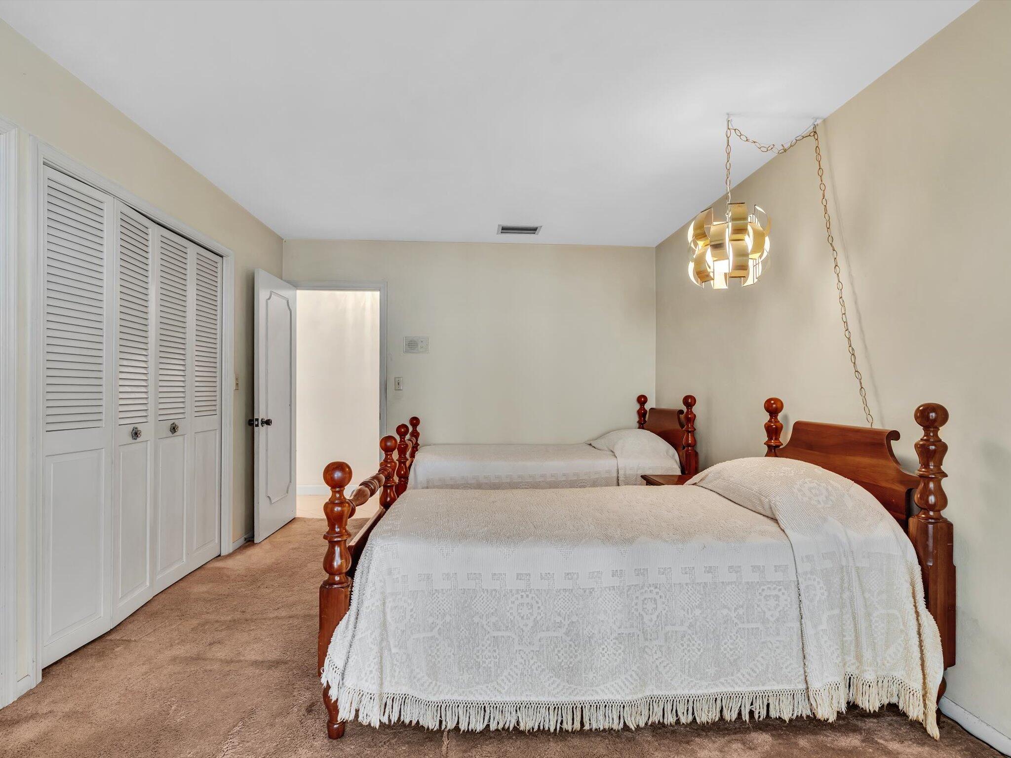 CORAL RIDGE COUNTRY CLUB - Residential