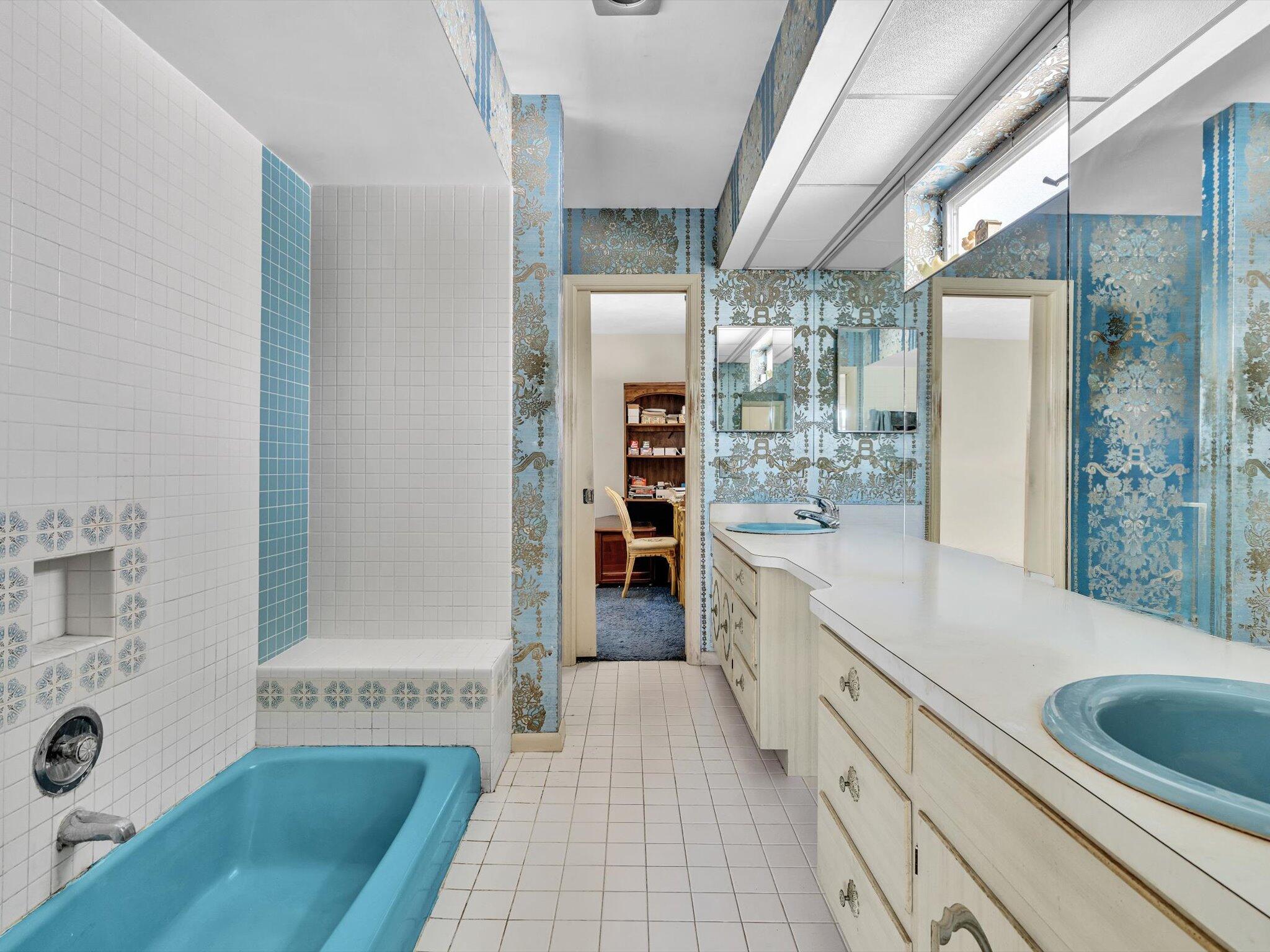 CORAL RIDGE COUNTRY CLUB - Residential