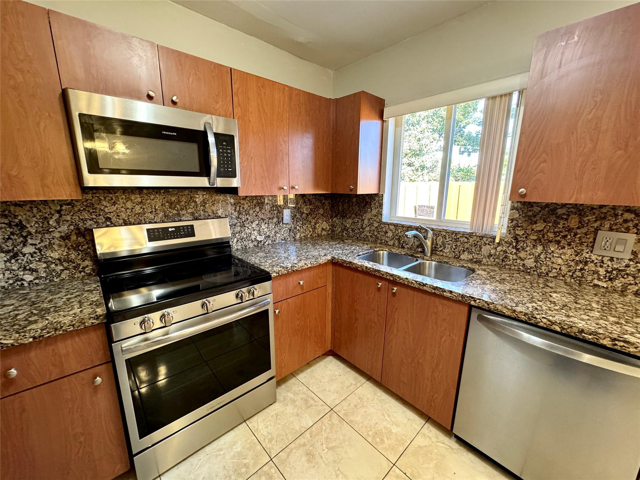 GRACEWOOD - Residential Lease