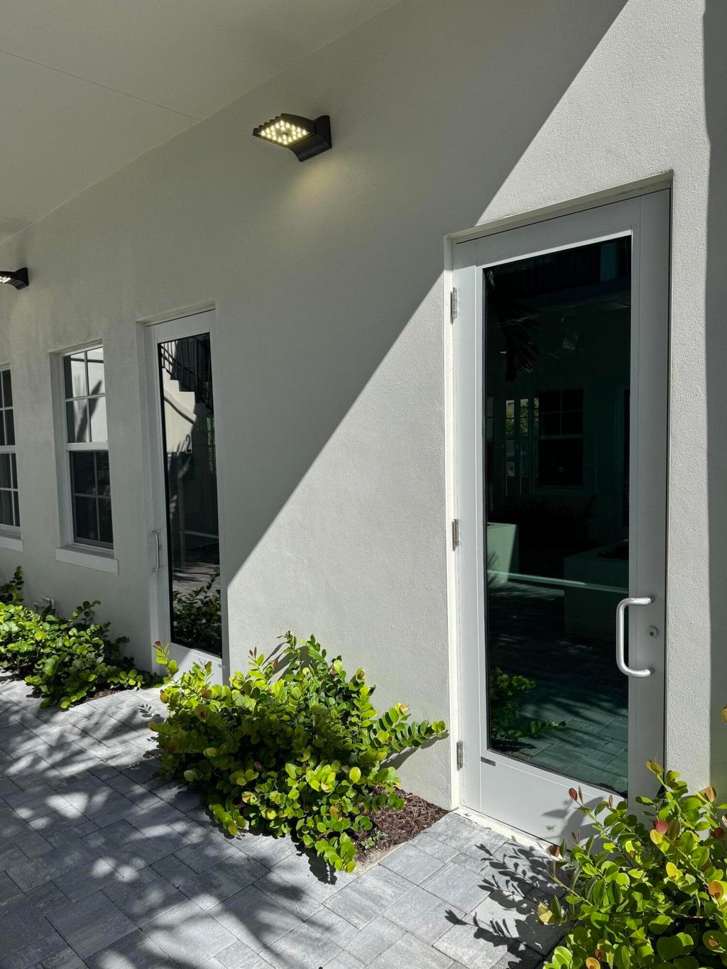 Photo of 20 NW 6TH Avenue, Delray Beach, FL 33444 (MLS # B26063741)