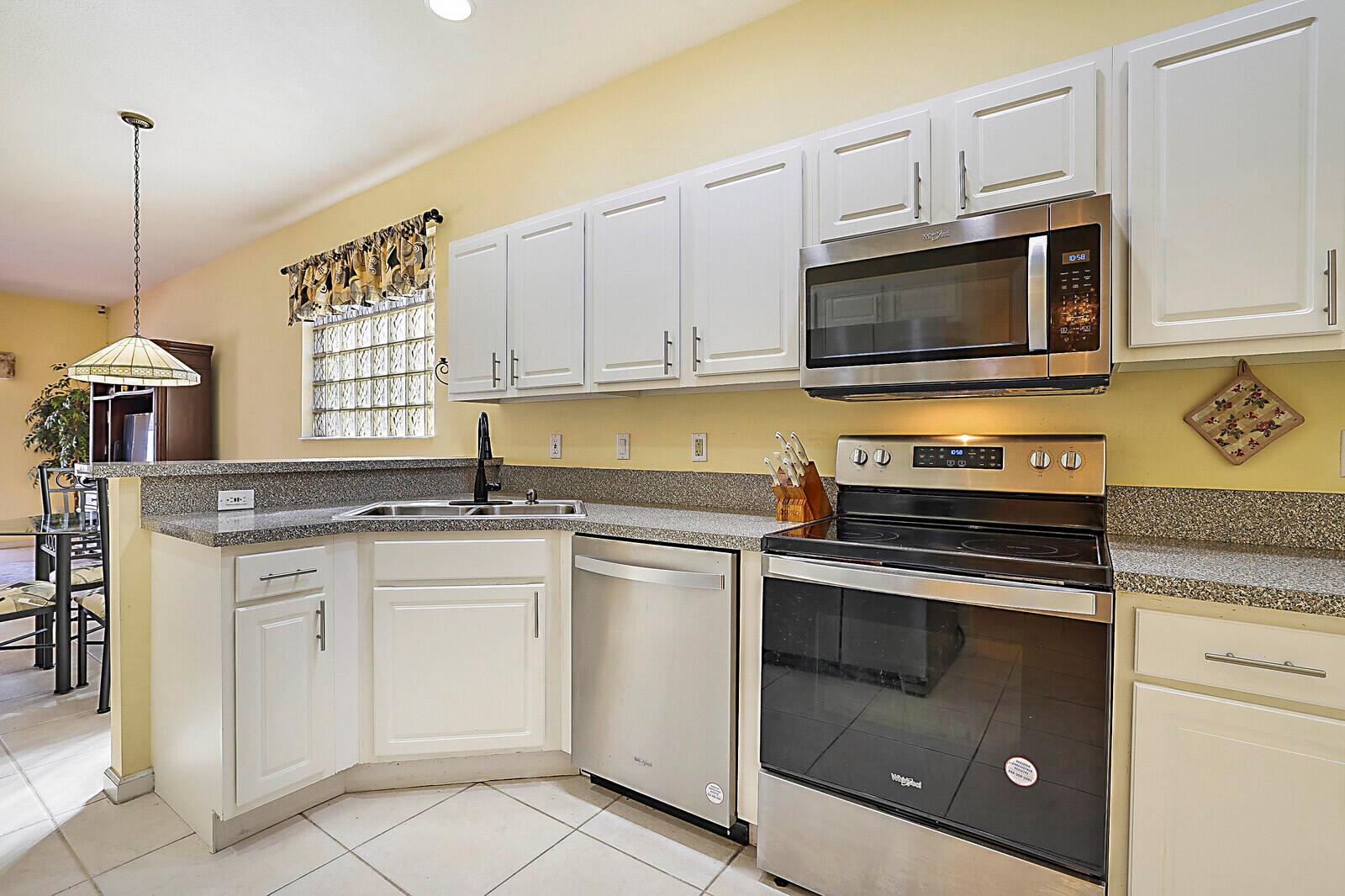 MADISON LAKES - Residential