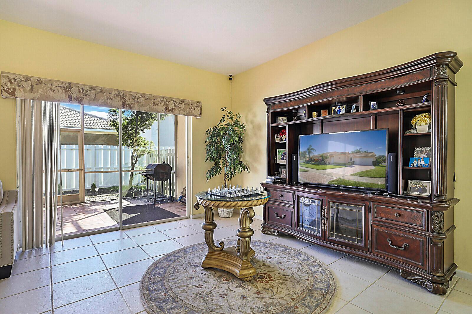 MADISON LAKES - Residential