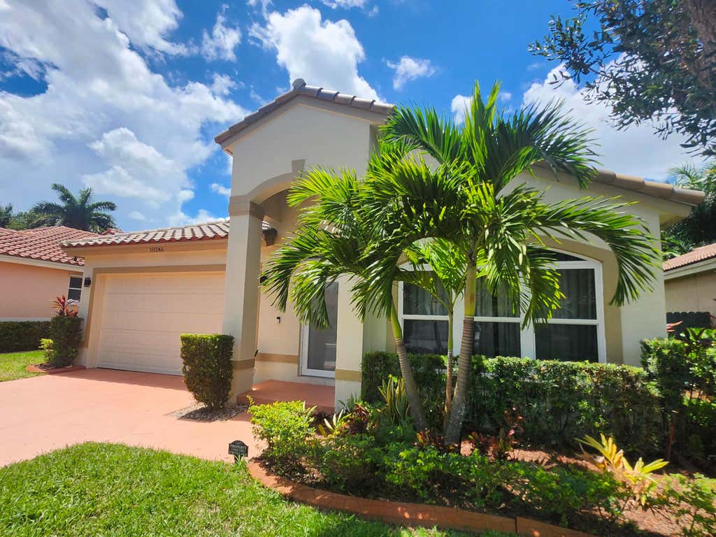 Photo of 10246 SW 16th Court, Pembroke Pines, FL 33025 (MLS # B26058554)