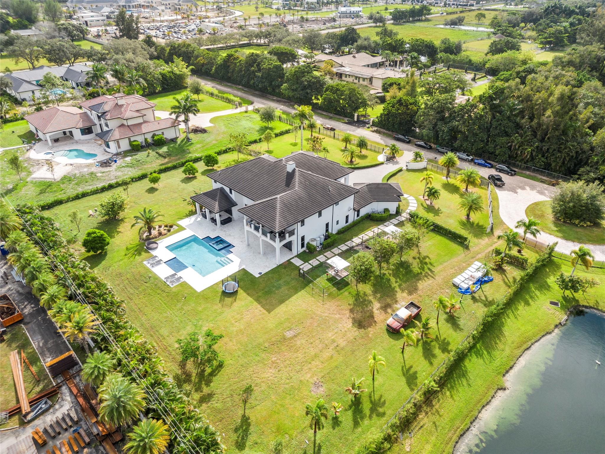 SUNSHINE RANCHES - Residential