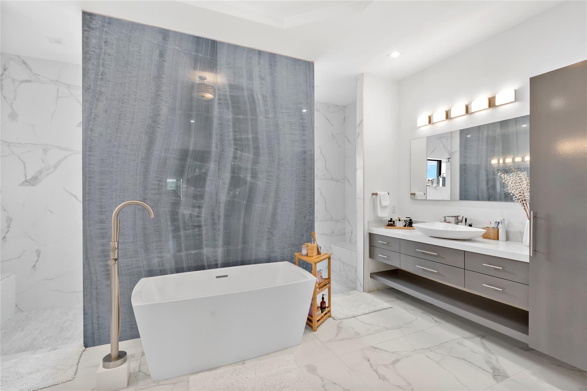 SUNSHINE RANCHES - Residential