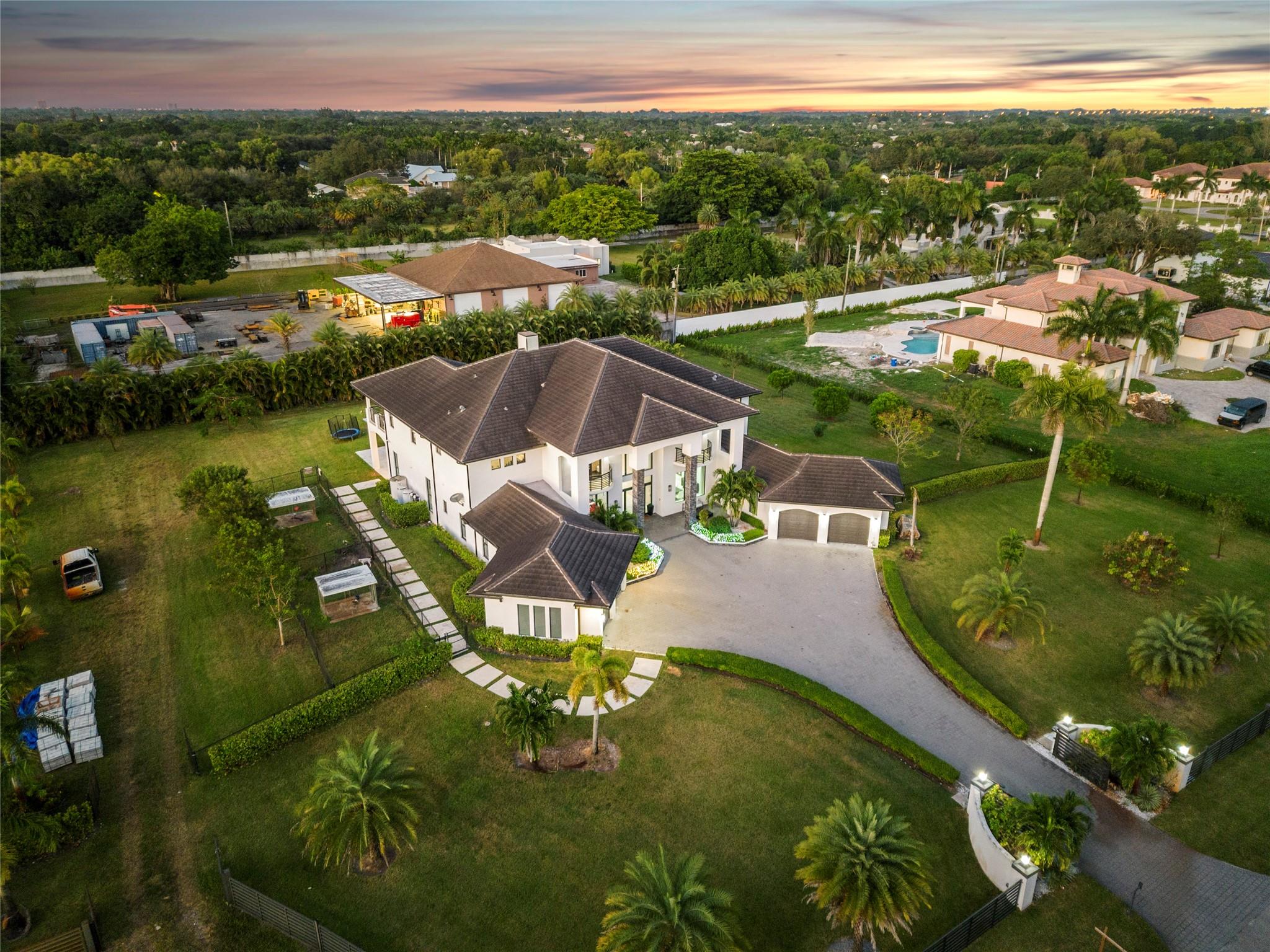 SUNSHINE RANCHES - Residential