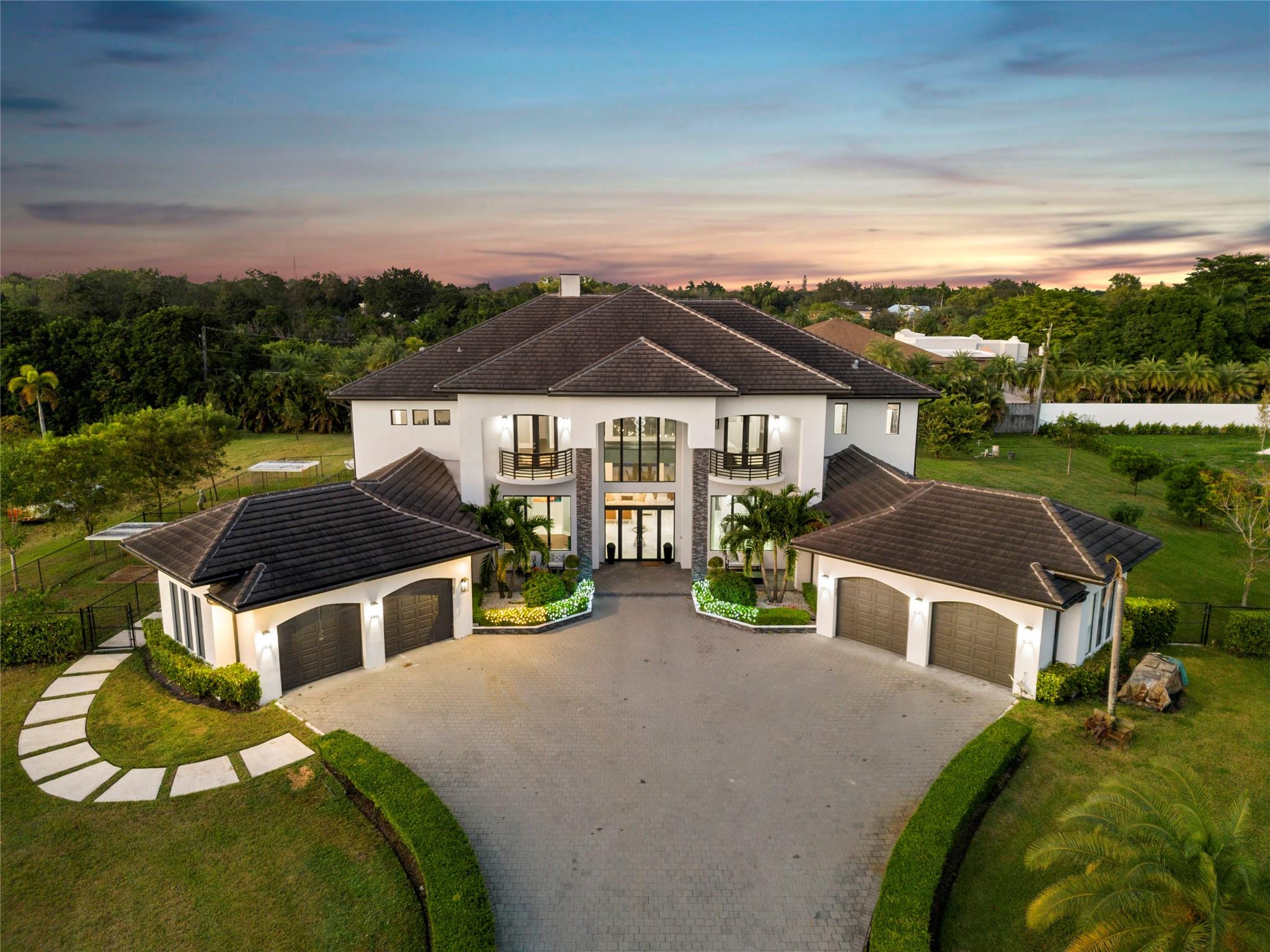 SUNSHINE RANCHES - Residential